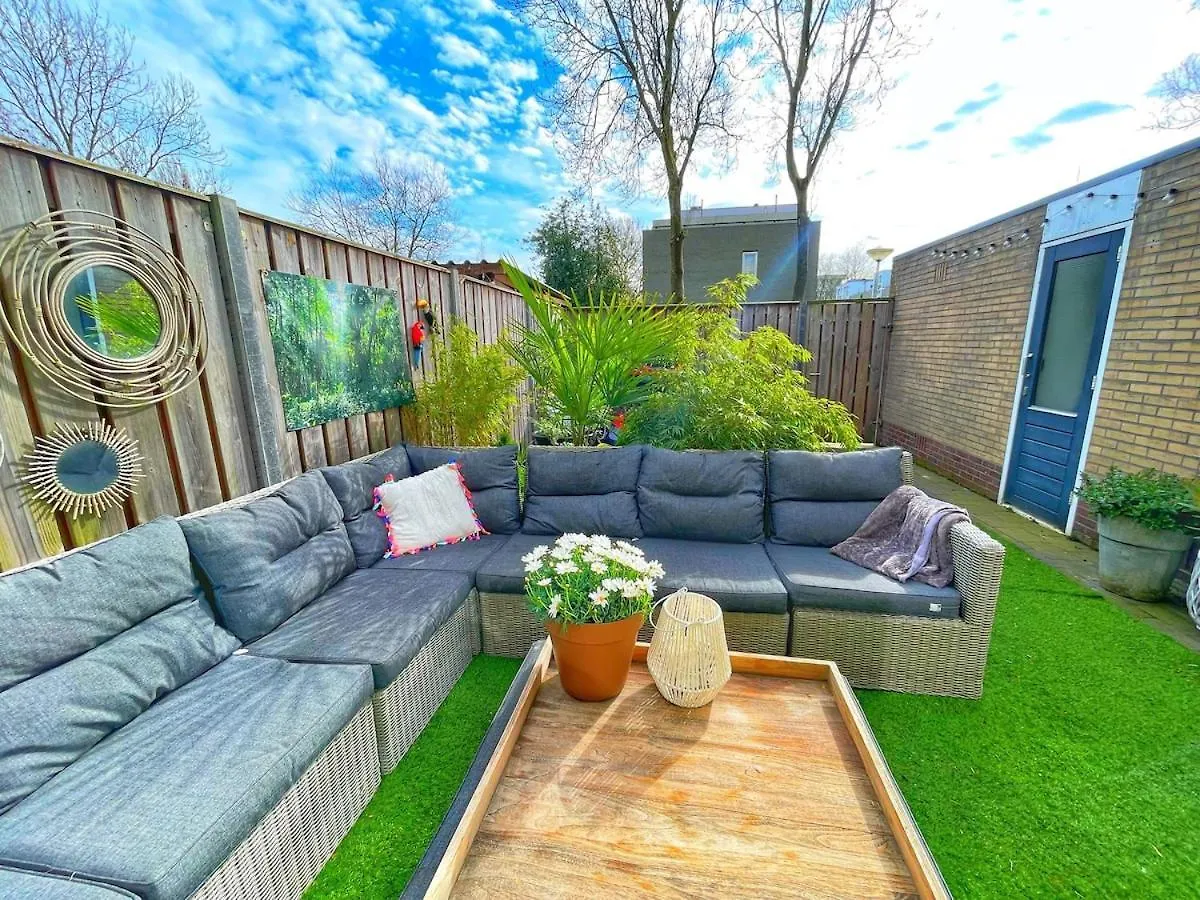 Spacious And Cozy House With Affordable Parking Amsterdam Netherlands